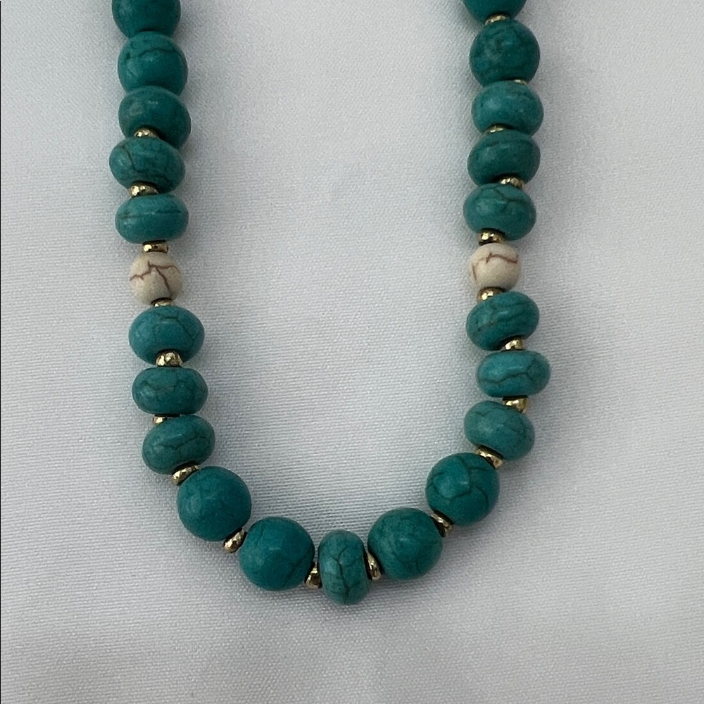 Elegant Turquoise and White Beaded Necklace 18 Inches Long Gold Beaded Spacers - Picture 2 of 5